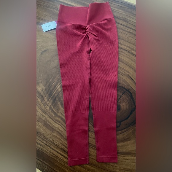 Abs2B Sexy Buttons Seamless Set Wine, High Compression, Scrunch Butt, Small, NWT - Picture 10 of 11